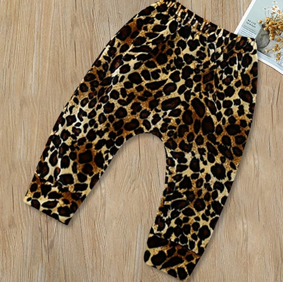 Baby Girl Leopard Outfit - Picture 5 of 5